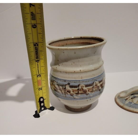 Vintage Studio Art Pottery Honey Jar Sugar Jar with Lid Artist Signed - Picture 14 of 15